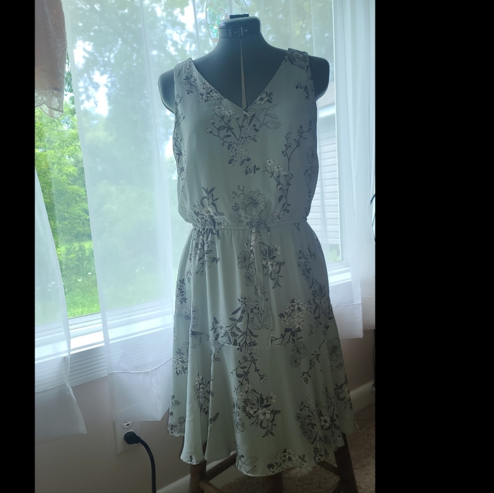 Light blue floral dress size M